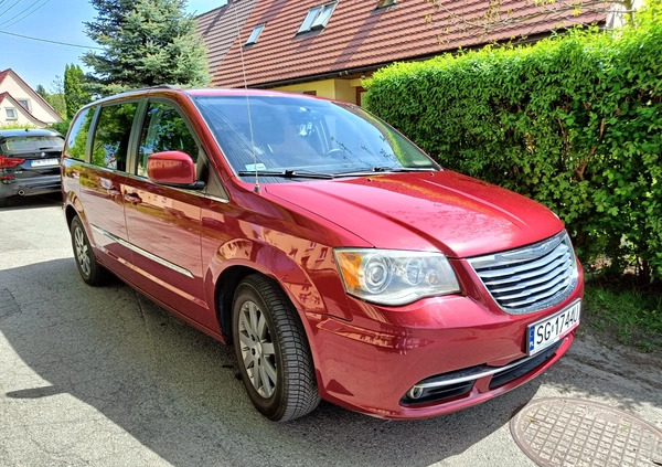 Chrysler Town &amp; Country cena 51000 przebieg: 248000, rok produkcji 2013 z Gliwice małe 22